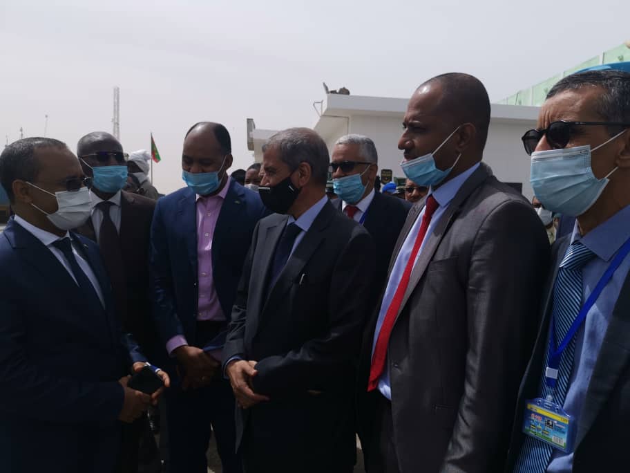 VISIT TO MAKE CONTACT WITH WORKERS AND DOCKERS AT THE PANPA OF THREE MINISTERS OF THE MAURITANIAN GOVERNMENT
